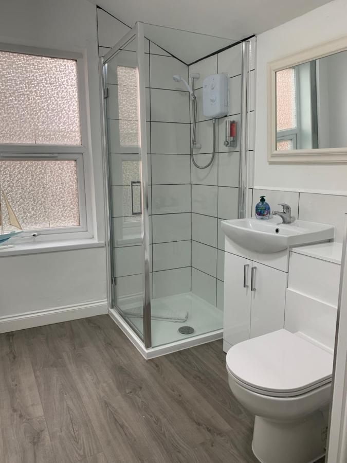 Platform Avenues Apartment 2 With Free Street Parking Кингстон-апон-Халл Экстерьер фото
