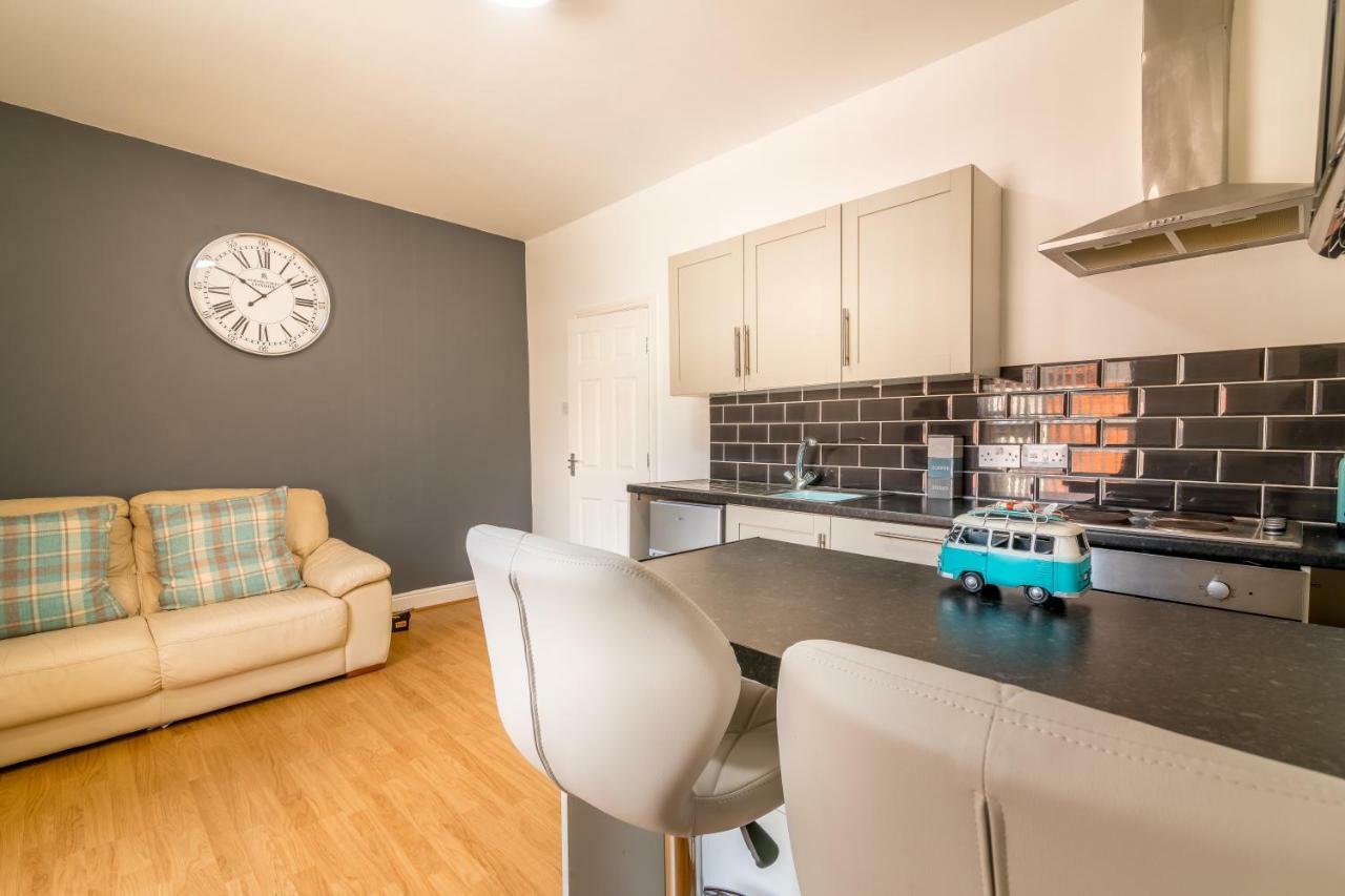 Platform Avenues Apartment 2 With Free Street Parking Кингстон-апон-Халл Экстерьер фото